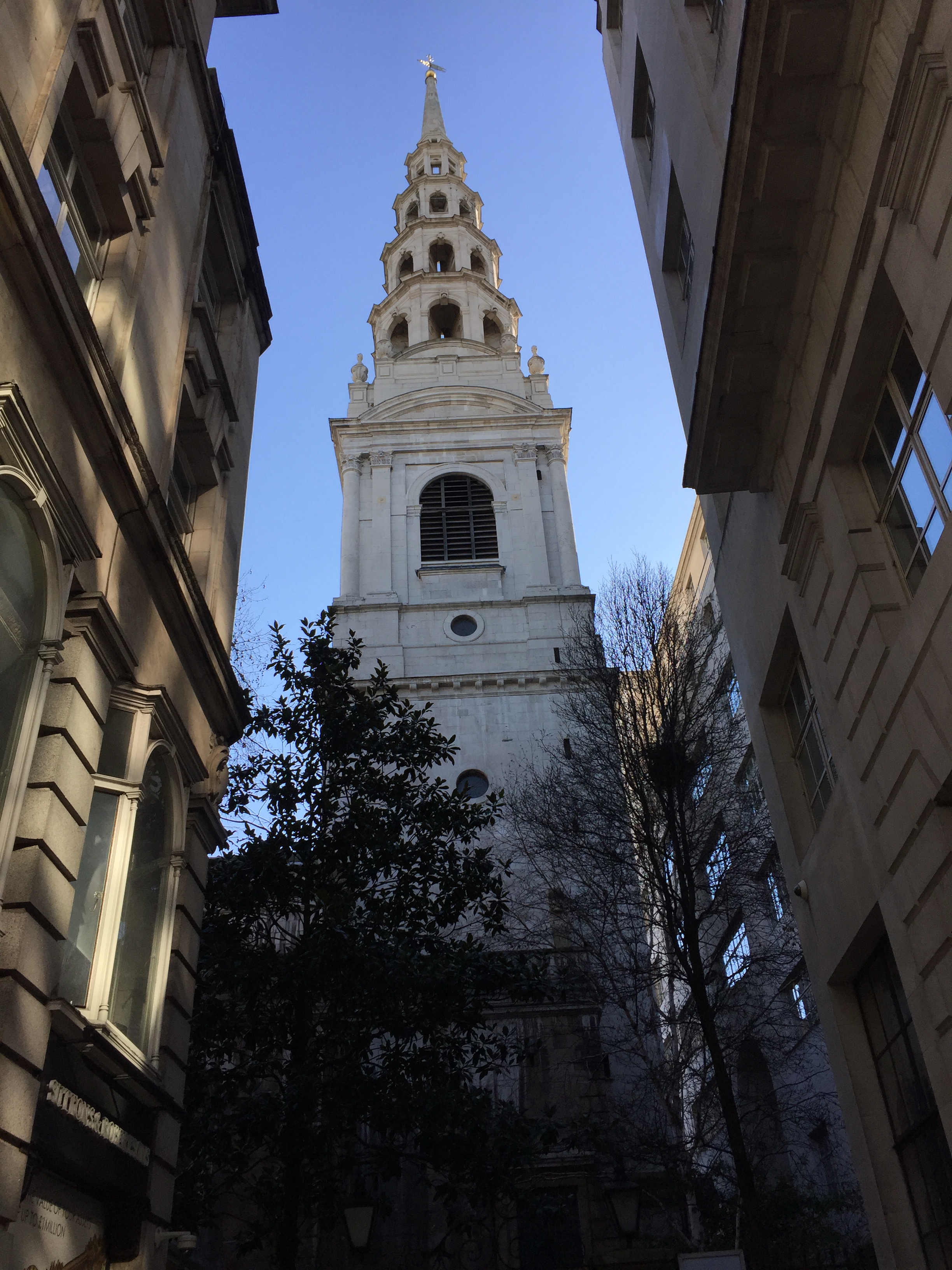 St Bride's Church, with a tiered spire made of 4 circular sections that get smaller towards the top, hence it is seen as the inspiration for tiered wedding cakes.