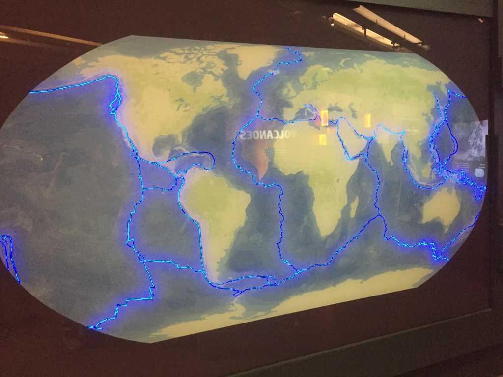 Map of the world, with the edges of the tectonic plates that make up Earth's surface highlighted in blue.